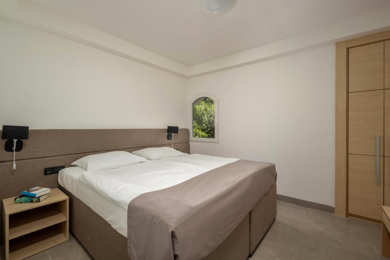 אומיסאליי Hotel Delfin מראה חיצוני תמונה