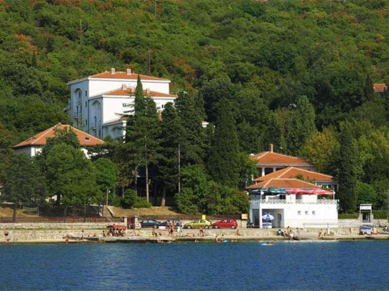אומיסאליי Hotel Delfin מראה חיצוני תמונה